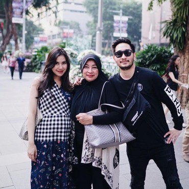 Profil dan Agama Farida Budyarti Mertua Syahnaz Sadiqah yang Meninggal Dunia