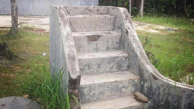 Bekas tangga Rumoh Geudong akan dijadikan monumen sebagai salah satu bentuk penyelamatan situs tragedi pelanggaran HAM.