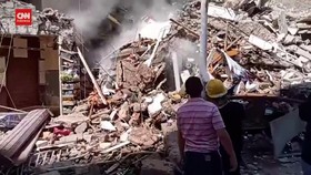 VIDEO: Bangunan 13 Lantai Runtuh di Mesir, 4 Orang Terluka