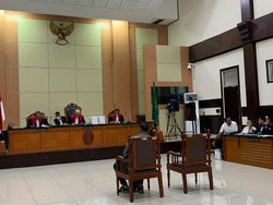 Sidang Lanjutan Haris-Fatia, Hadirkan Ahli ITE & Bahasa