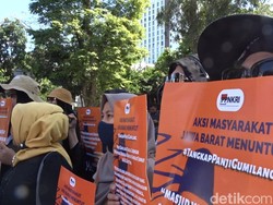 Minta Panji Gumilang Ditangkap, Massa Gelar Aksi Depan Gedung Sate