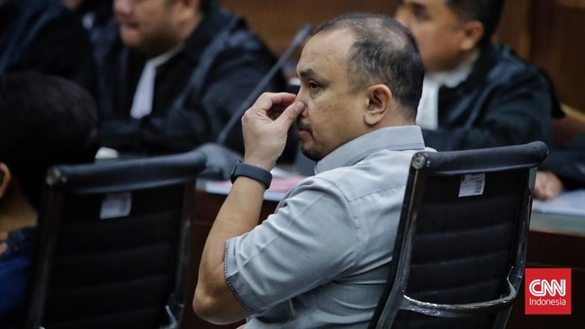 Direktur Utama BAKTI Kominfo Anang Achmad Latif dituntut dengan pidana 18 tahun penjara dan denda sebesar Rp1 miliar subsider 12 bulan kurungan.