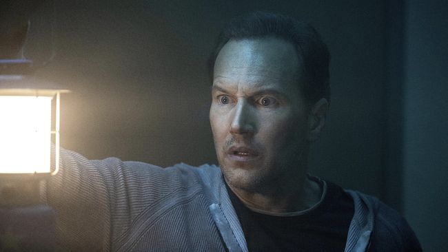 Insidious: The Red Door menggeser Indiana Jones and the Dial of Destiny dari puncak box office Hollywood pekan ini. 