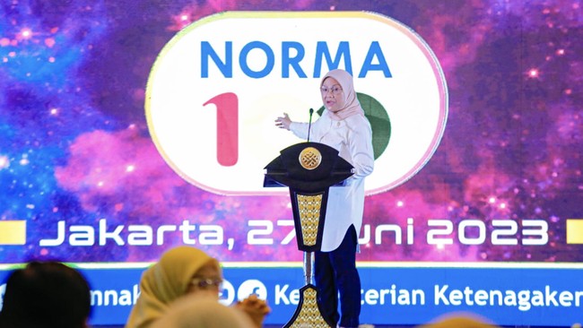 Menteri Ketenagakerjaan, Ida Fauziyah, meresmikan peluncuran fitur pemeriksaan norma ketenagakerjaan berbasis website, Norma 100.