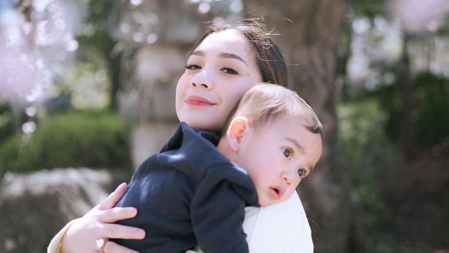 Rayyanza Bilang Masakannya Nggak Enak, Nagita Slavina: Makan Aja