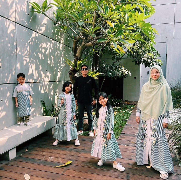 <p>Artis cantik Natasha Rizky menikah dengan Desta pada 2013, Bunda. Selama 10 tahun menikah, keduanya pun dikaruniai tiga orang anak. (Foto: Instagram: @natasharizkynew)</p>