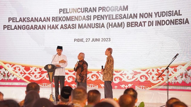 Dirjen HAM memastikan pemerintah akan benar-benar mengkaji RUU KKR terbaru dan memerhatikan putusan MK yang membatalkan pasal dalam UU 27/2004.