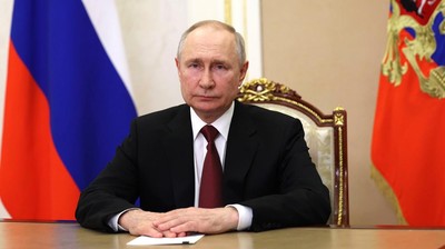 Presiden Rusia Vladimir Putin meneken dekrit terbaru yang memaksa tentara bayaran setia ke Rusia.