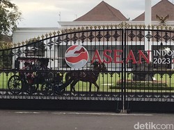 3 Cucu Jokowi Keliling Gedung Agung Naik Andong, Ada Ketua Nahyan