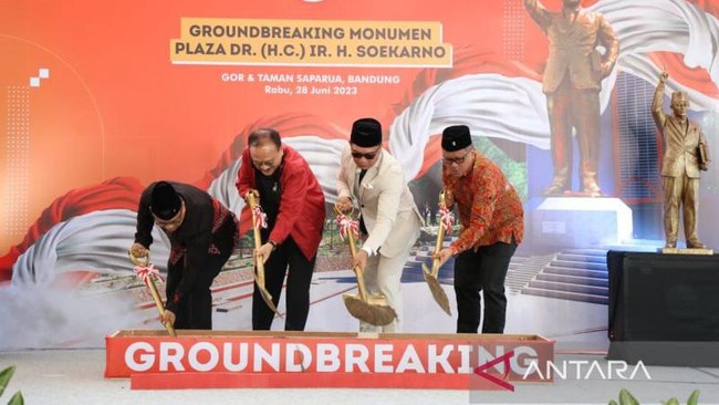 Berbiaya Rp14,5 Miliar yang didapatkan dari dana non-APBD, akan dibangun Patung Bung Karno tertinggi di Indonesia.