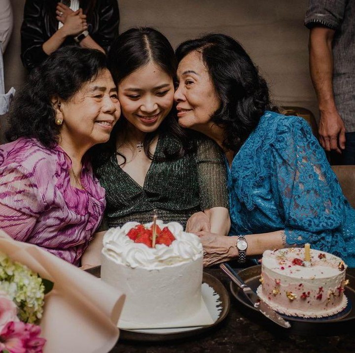<p>Tak hanya itu, momen istimewa lainnya juga ia bagikan di media sosial saat merayakan hari ulang tahunnya. Jessica secara blak-blakkan mengaku siap menantikan kehadiran anak ketiganya, lho. (Foto: Instagram@jessicatanoe)</p>