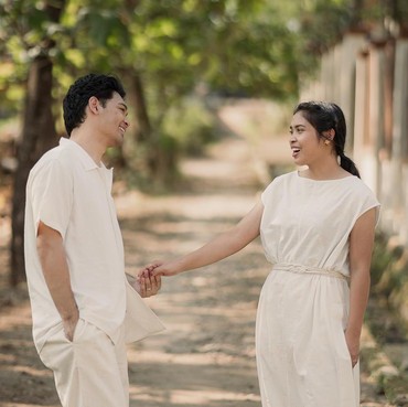 Resmi Tunangan, Mikha Angelo Akui Bahagia dengan Gregoria Mariska