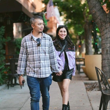 7 Foto Mesra Nisya Ahmad & Andika Rosadi Sang Suami yang Jadi Sorotan