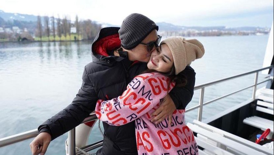 Nisya Ahmad dan Andika Arosadi