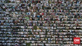 FOTO: Ribuan Jemaah Muhammadiyah Salat Iduladha di Al Azhar Jakarta