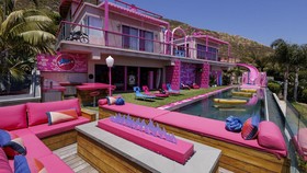 FOTO: Pesona Pink 'Rumah Impian' Barbie di Malibu, Bisa Nginap Gratis