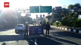 VIDEO: Libur Iduladha, Ratusan Kendaraan Arah Puncak Diputar Balik