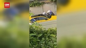 VIDEO: Polisi Paris Tembak Remaja Hingga Tewas, Massa Bakar Kendaraan