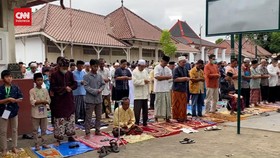 VIDEO:Ribuan Jemaah Muhammadiyah Salat Iduladha Di Masjid Gedhe Kauman