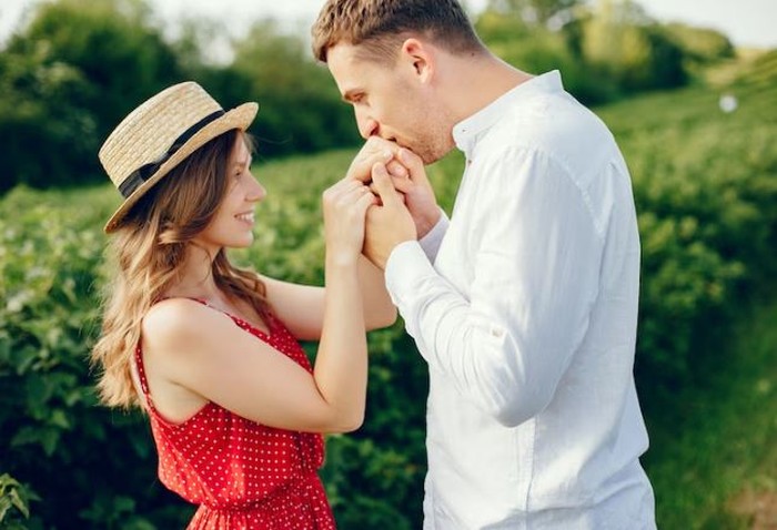 Tips tingkatkan love satisfaction dengan pasangan. foto freepik.com: prostooleh