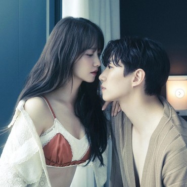 Yoona SNSD dan Junho 2PM Diisukan Berpacaran