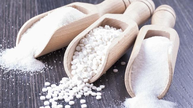 WHO mengklasifikasikan aspartam sebagai pemanis buatan yang berpotensi memicu kanker. Aspartam kerap ditemukan dalam banyak minuman ringan kemasan.