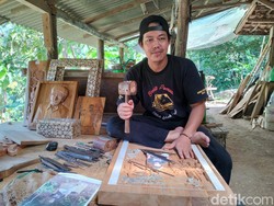 Kisah Ikbal, Seniman Difabel Banten yang Karyanya Diminati Bupati-Menteri