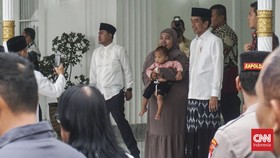 Usai Salat Idul Adha, Jokowi Sibuk Layani Warga Foto Bareng