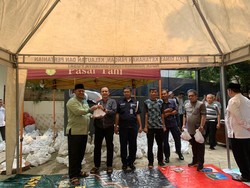 Bagikan 1.100 Daging Kurban, Pemkot Jakpus Prioritaskan Warga Stunting