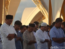 Salah Kiblat Apakah Harus Mengulang Salat?