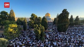 VIDEO: Khusyuk Ribuan Warga Palestina Salat Iduladha di Masjid Al-Aqsa