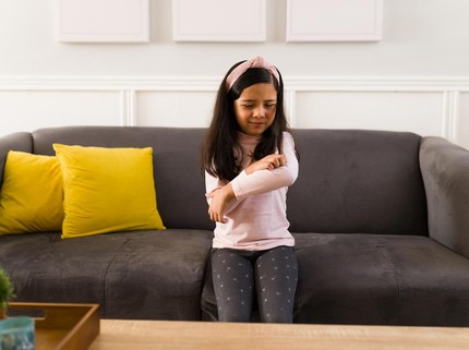Kenali 4 Jenis Gatal pada Kulit Anak dan Cara Mengatasinya