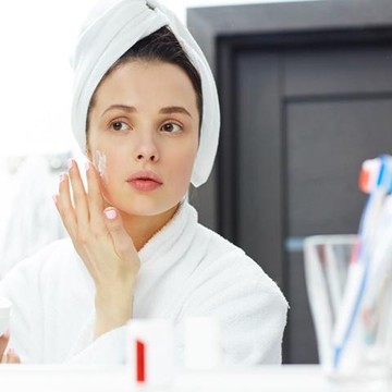 3 Alasan Mengapa Wajah Masih Kusam Meskipun Sudah Pakai Skincare