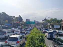 Kawasan Puncak Diserbu Wisatawan, One Way Diberlakukan Pagi Ini