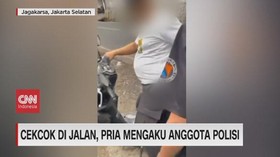 VIDEO: Cekcok di Jalan, Pria Mengaku Anggota Polisi