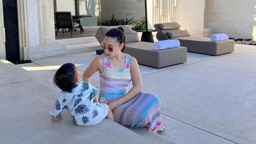 img-title Jawaban Issa Putra Nikita Willy Saat Bandingkan Kecantikan Ibu & Pengasuh