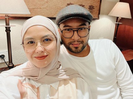 7 Potret Revalina S Temat Bersama Suami yang Jarang Tersorot, Awet Nikah 13 Tahun