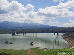 Syahdunya Wisata Waduk Gembong Pati, Berlatar Pegunungan Muria