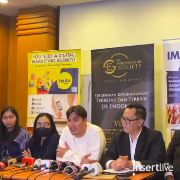 Bungkam soal Syahnaz, Rendy Berharap Tak Diceraikan Istri Sah?