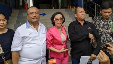 img-title Tak Terima Dituding Cepu, Dewi Sanca Polisikan Seorang Artis