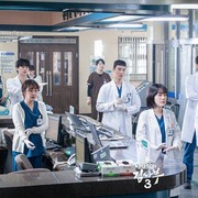 5 Rekomendasi Drama Korea Bertema Medis yang Sayang untuk Dilewatkan