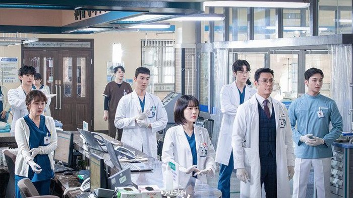 5 Rekomendasi Drama Korea Bertema Medis yang Sayang untuk Dilewatkan