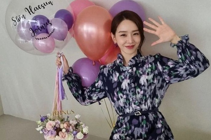 Drama 'Still 17' juga yang membawa Shin Hye Sun mendapatkan penghargaan pertamanya sebagai seorang aktris./ foto: instagram.com/shinhs831
