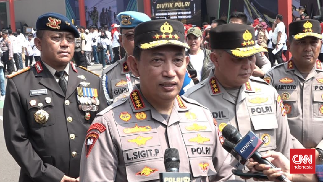 Kapolri Jenderal Listyo Sigit Prabowo meminta agar seluruh masyarakat Indonesia dapat ikut membantu mewujudkan pelaksanaan Pemilu 2024 secara aman dan damai.