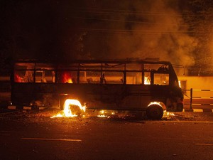Bus Peziarah Meledak Usai Tabrak Truk Tabung Gas, 18 Tewas