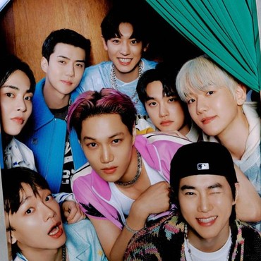 Lirik Lagu Terjemahan Hear Me Out - EXO