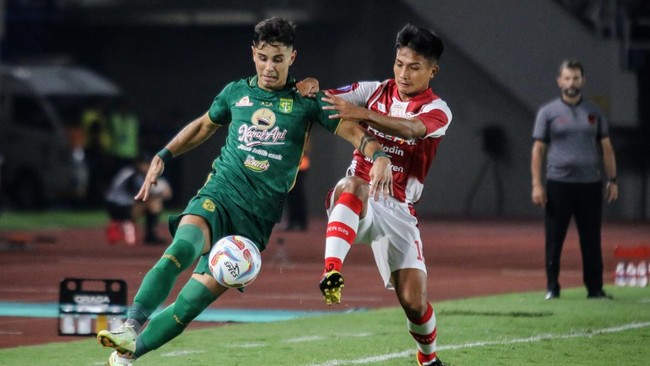Link Live Streaming Persis vs Persebaya di Liga 1 2024/2025 Persebaya akan bertandang ke markas Persis Solo pada pekan ke-22 Liga 1 2024/2025. Berikut link live streaming Persis vs Persebaya di Liga 1.