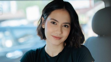 Pevita Pearce Bikin Heboh Usai Salaman dengan Tom Cruise