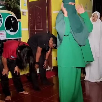 MUI Terjun Investigasi ke Al Kafiyah yang Jadikan Perempuan Imam & Pria Makmum