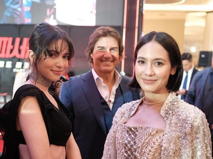 Wow! Intip 7 Potret Kerennya Pevita Pearce Bareng Tom Cruise di Premier Mission Impossible 7